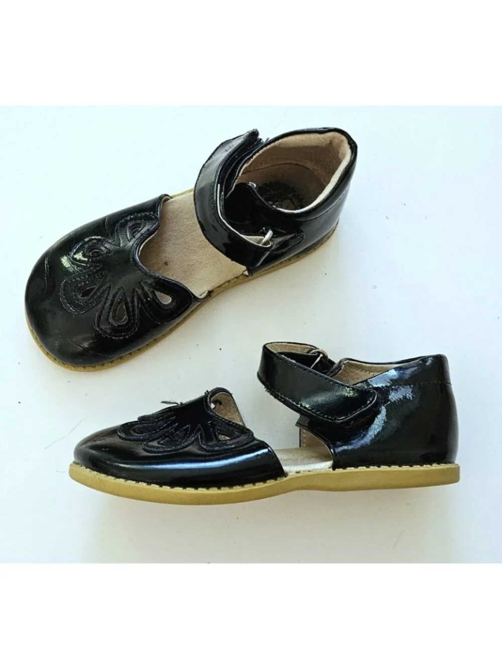 Livie and & Luca 10 Toddler Petals Black Patent Mary Janes Shoes